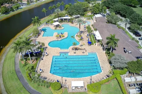 899 Phoenix Way Weston FL 33327