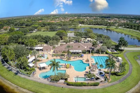 899 Phoenix Way Weston FL 33327