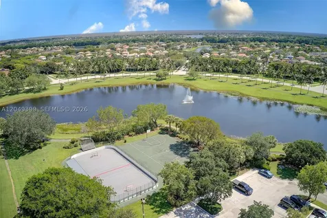 899 Phoenix Way Weston FL 33327