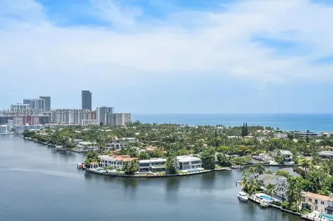 20515 E Country Club Drive Aventura FL 33180