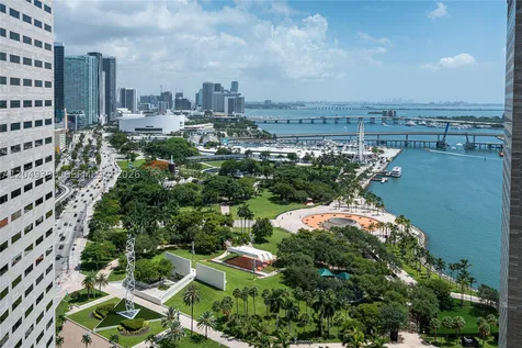 325 S Biscayne Boulevard Miami FL 33131