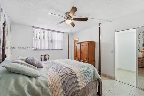 2871 Somerset Drive Lauderdale Lakes FL 33311