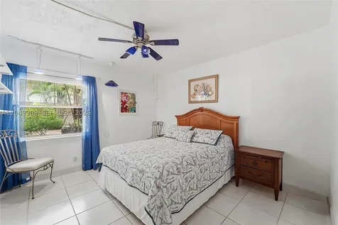 2871 Somerset Drive Lauderdale Lakes FL 33311