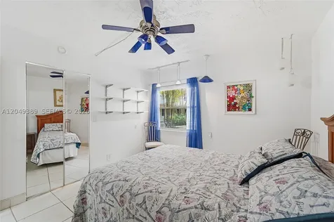 2871 Somerset Drive Lauderdale Lakes FL 33311