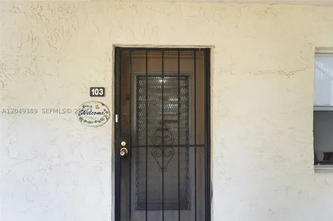 2871 Somerset Drive Lauderdale Lakes FL 33311