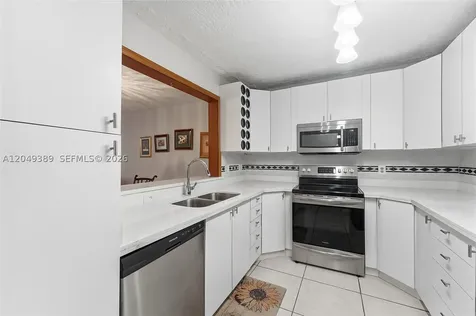 2871 Somerset Drive Lauderdale Lakes FL 33311