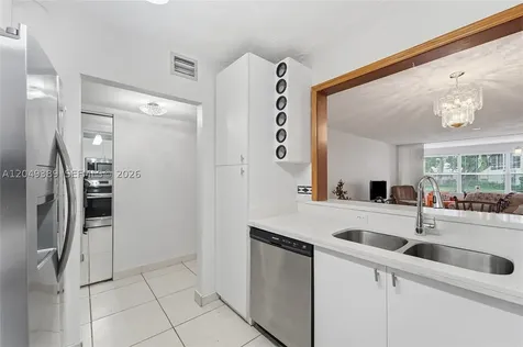 2871 Somerset Drive Lauderdale Lakes FL 33311