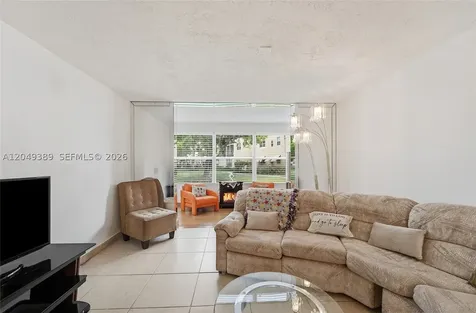 2871 Somerset Drive Lauderdale Lakes FL 33311