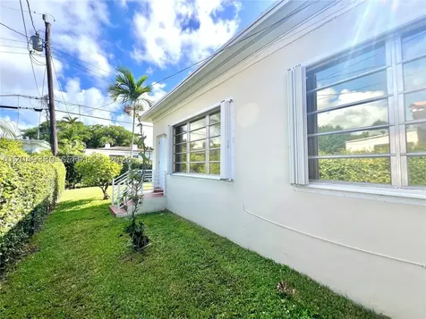 2245 SW 25th Terrace Miami FL 33133