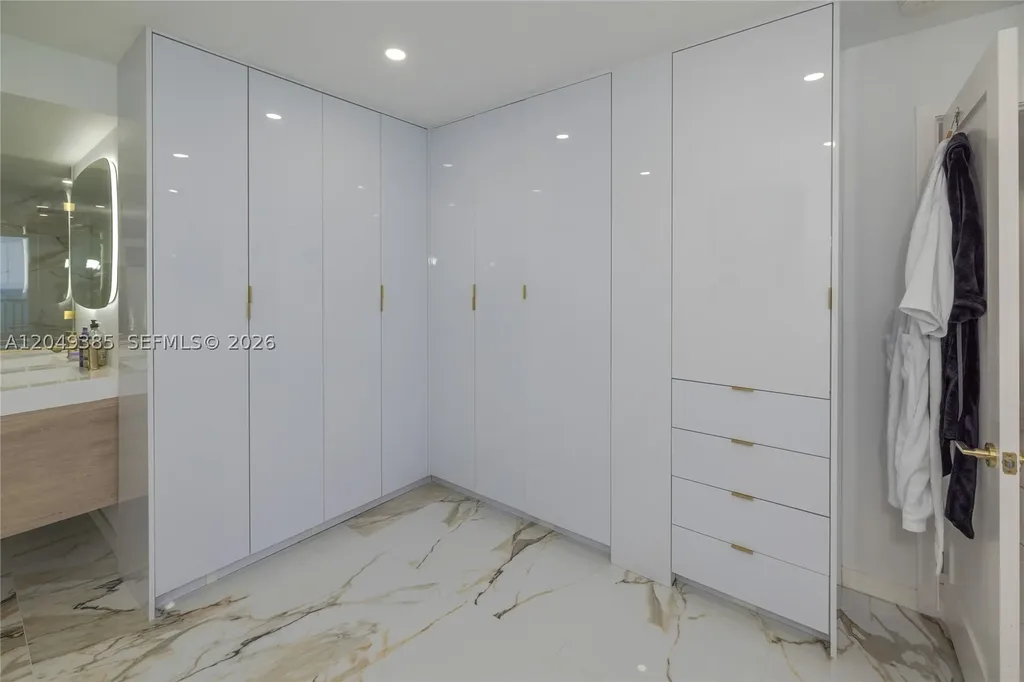 400 N Surf Hollywood FL 33019