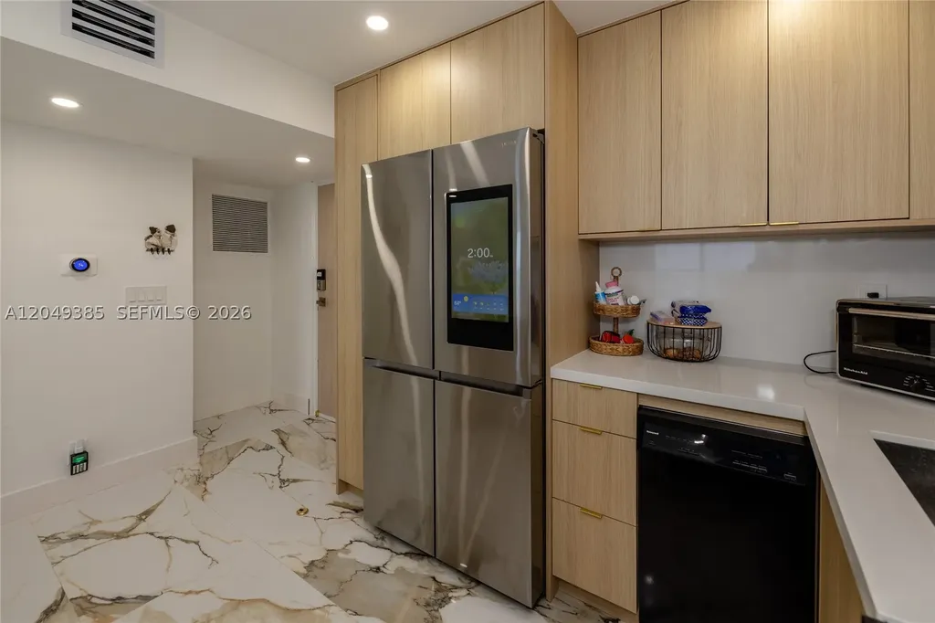 400 N Surf Hollywood FL 33019