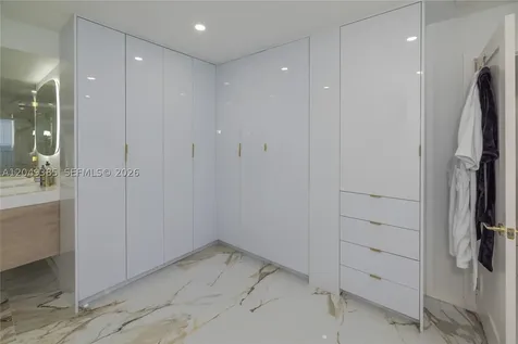 400 N Surf Hollywood FL 33019