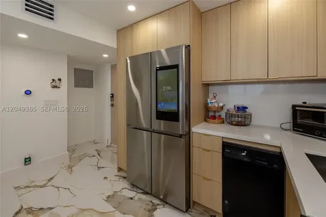 400 N Surf Hollywood FL 33019