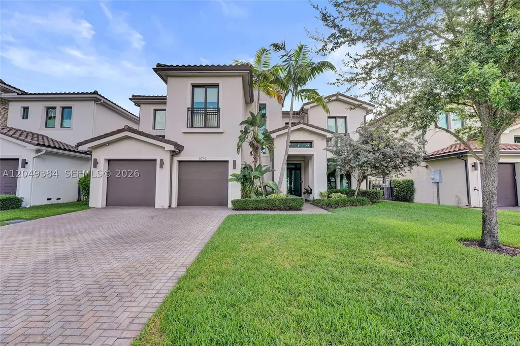 5742 E Brookfield Circle E Hollywood FL 33312