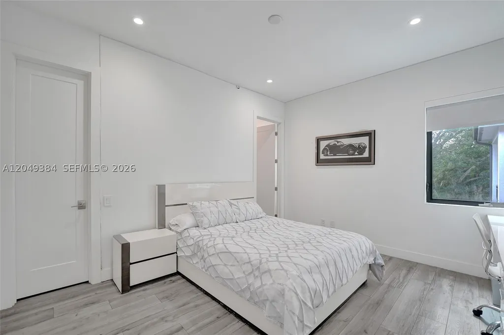 5742 E Brookfield Circle E Hollywood FL 33312