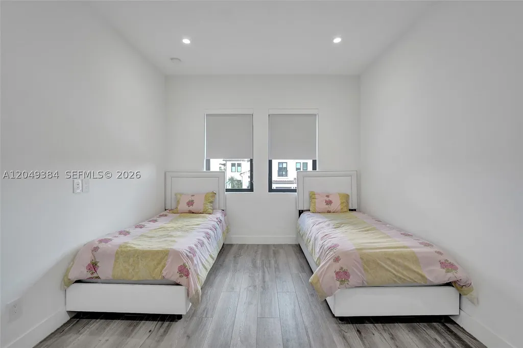 5742 E Brookfield Circle E Hollywood FL 33312