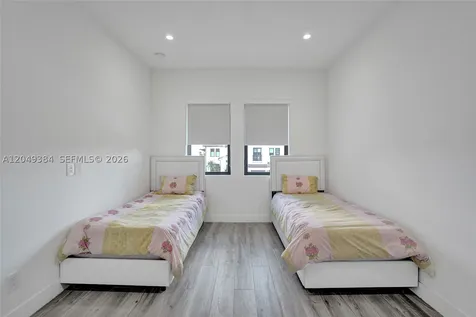 5742 E Brookfield Circle E Hollywood FL 33312