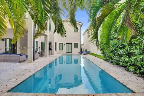 5742 E Brookfield Circle E Hollywood FL 33312