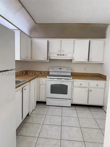 2830 Somerset Drive Lauderdale Lakes FL 33311