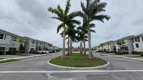1677 SE 8th Avenue Homestead FL 33034
