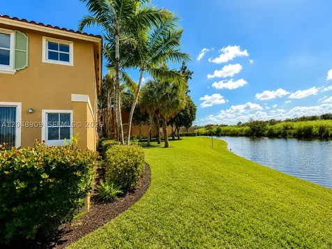 1088 SW 144th Avenue Pembroke Pines FL 33027