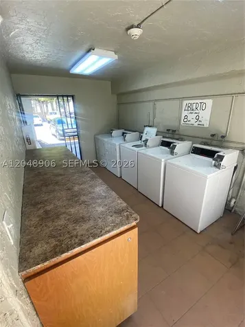 1650 W 44th Place Hialeah FL 33012