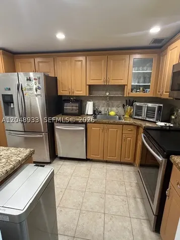 100 Bayview Drive Sunny Isles Beach FL 33160