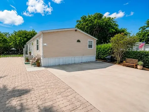 6800 NW 39th Ave Lot 256 Coconut Creek FL 33073