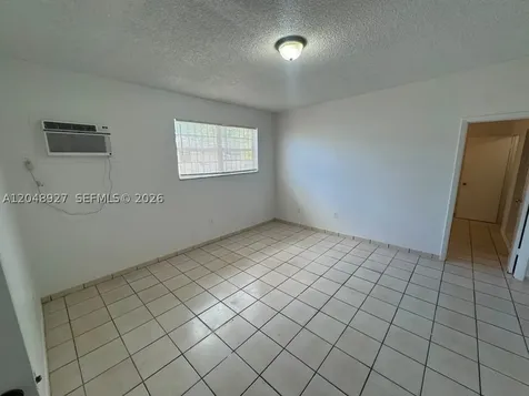 1236 NW 33rd Avenue Miami FL 33125