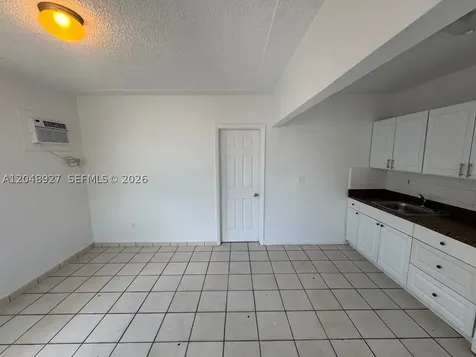 1236 NW 33rd Avenue Miami FL 33125