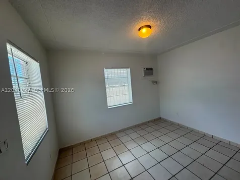 1236 NW 33rd Avenue Miami FL 33125