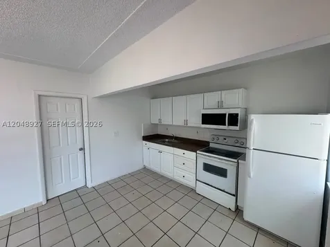 1236 NW 33rd Avenue Miami FL 33125