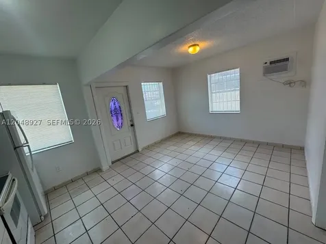 1236 NW 33rd Avenue Miami FL 33125