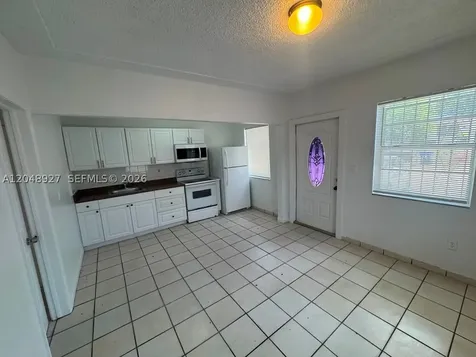 1236 NW 33rd Avenue Miami FL 33125