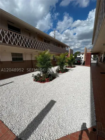 654 W 29th Street Hialeah FL 33012