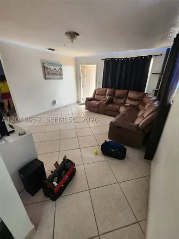 654 W 29th Street Hialeah FL 33012
