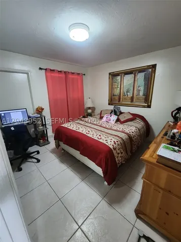 654 W 29th Street Hialeah FL 33012