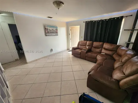 654 W 29th Street Hialeah FL 33012