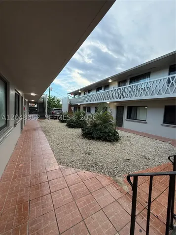 654 W 29th Street Hialeah FL 33012