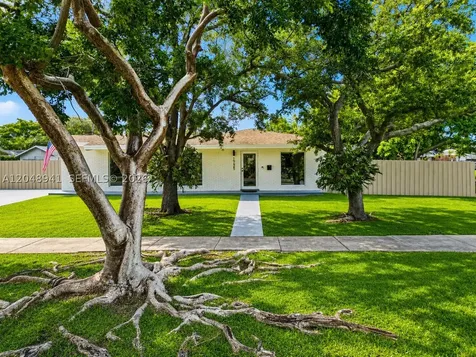 19225 Bel Aire Drive Cutler Bay FL 33157