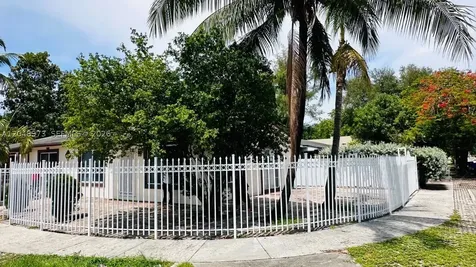 1097 NW 38th Street Miami FL 33127