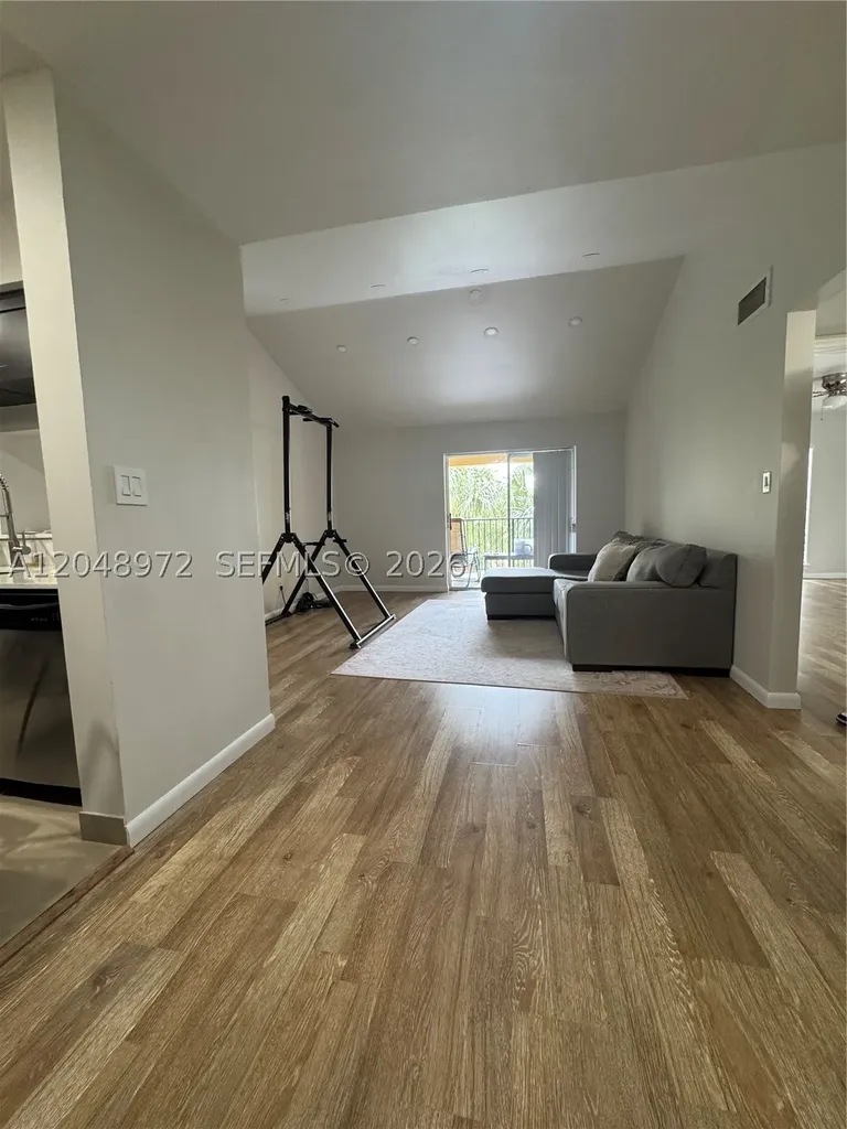 733 Riverside Drive Coral Springs FL 33071