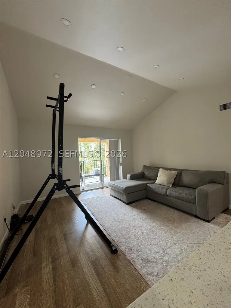 733 Riverside Drive Coral Springs FL 33071
