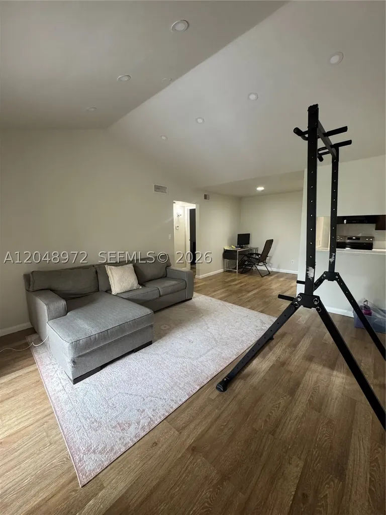733 Riverside Drive Coral Springs FL 33071