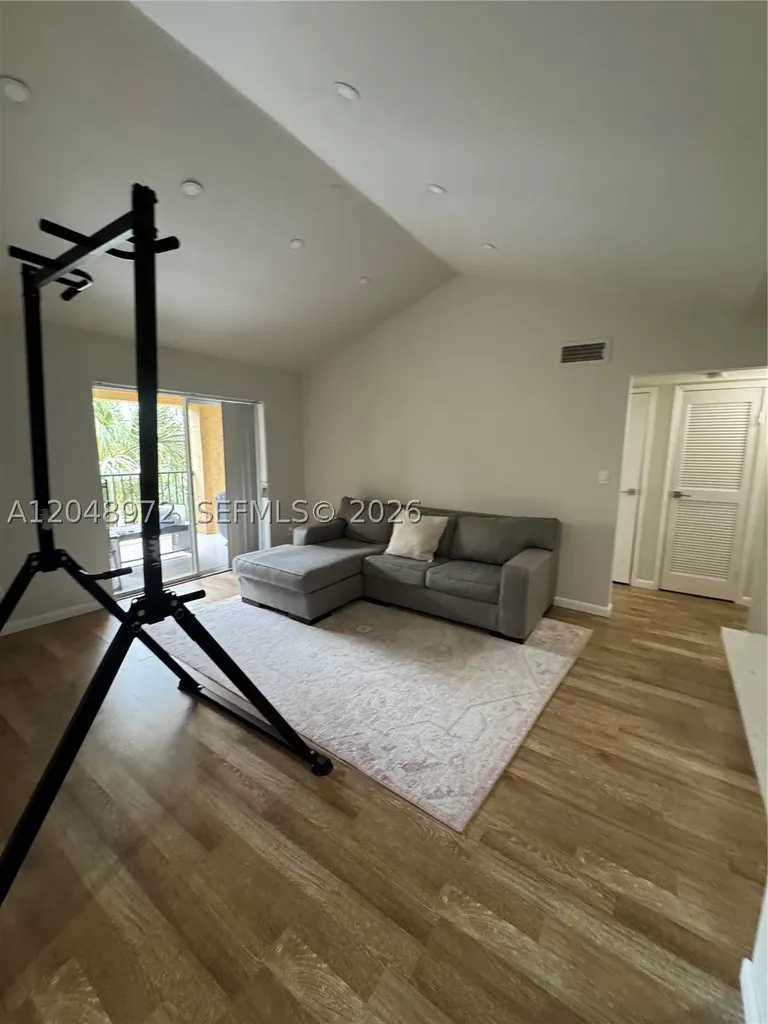 733 Riverside Drive Coral Springs FL 33071