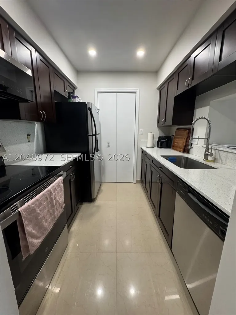 733 Riverside Drive Coral Springs FL 33071