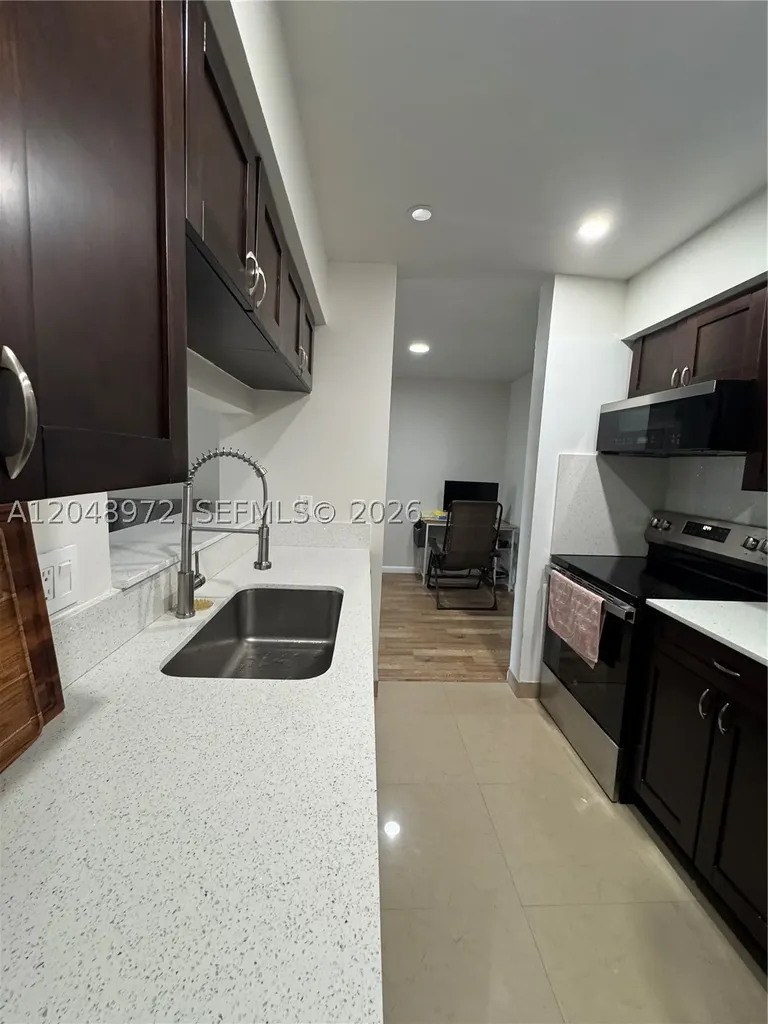 733 Riverside Drive Coral Springs FL 33071