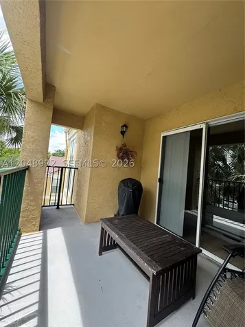 733 Riverside Drive Coral Springs FL 33071