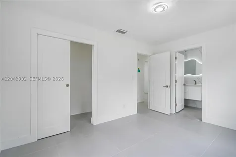 321 NW 36th Street Oakland Park FL 33309