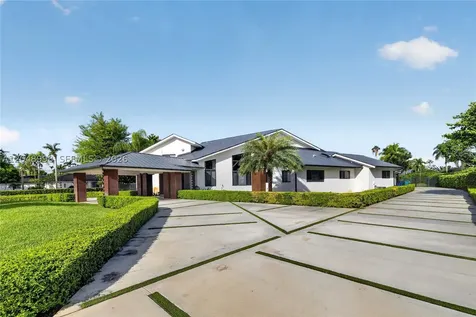 10506 SW 89 Place Miami FL 33176